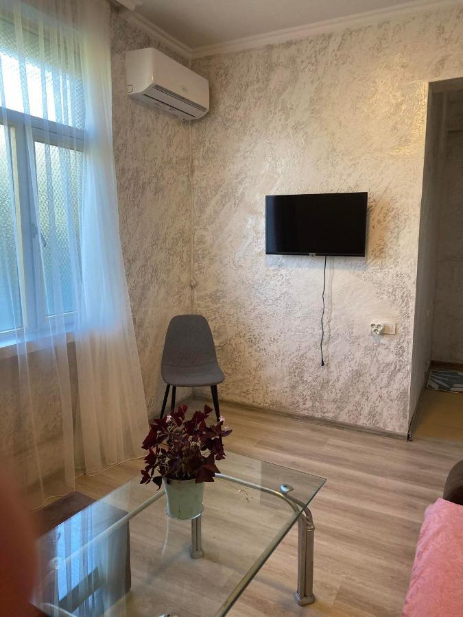 Holiday House Chkonia Hotel Batumi Exterior photo